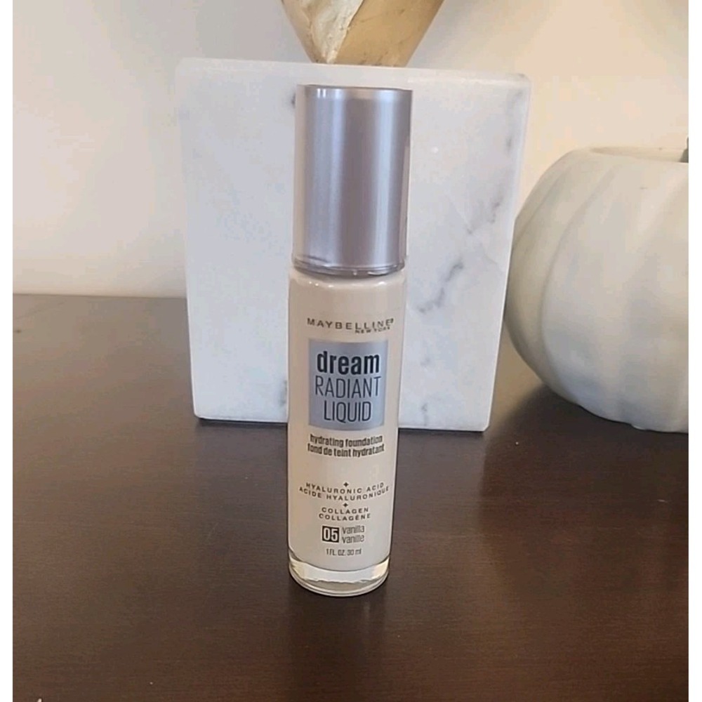 Maybelline Foundation 05 Dream Radiant Liquid Hydrating Vanilla 1 fl oz